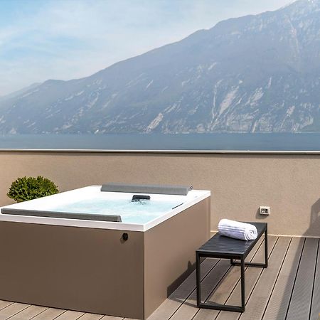 Evo Suites Apartments Limone sul Garda Luaran gambar