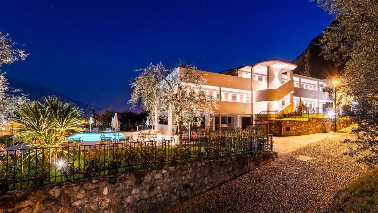 Evo Suites Apartments Limone sul Garda Luaran gambar